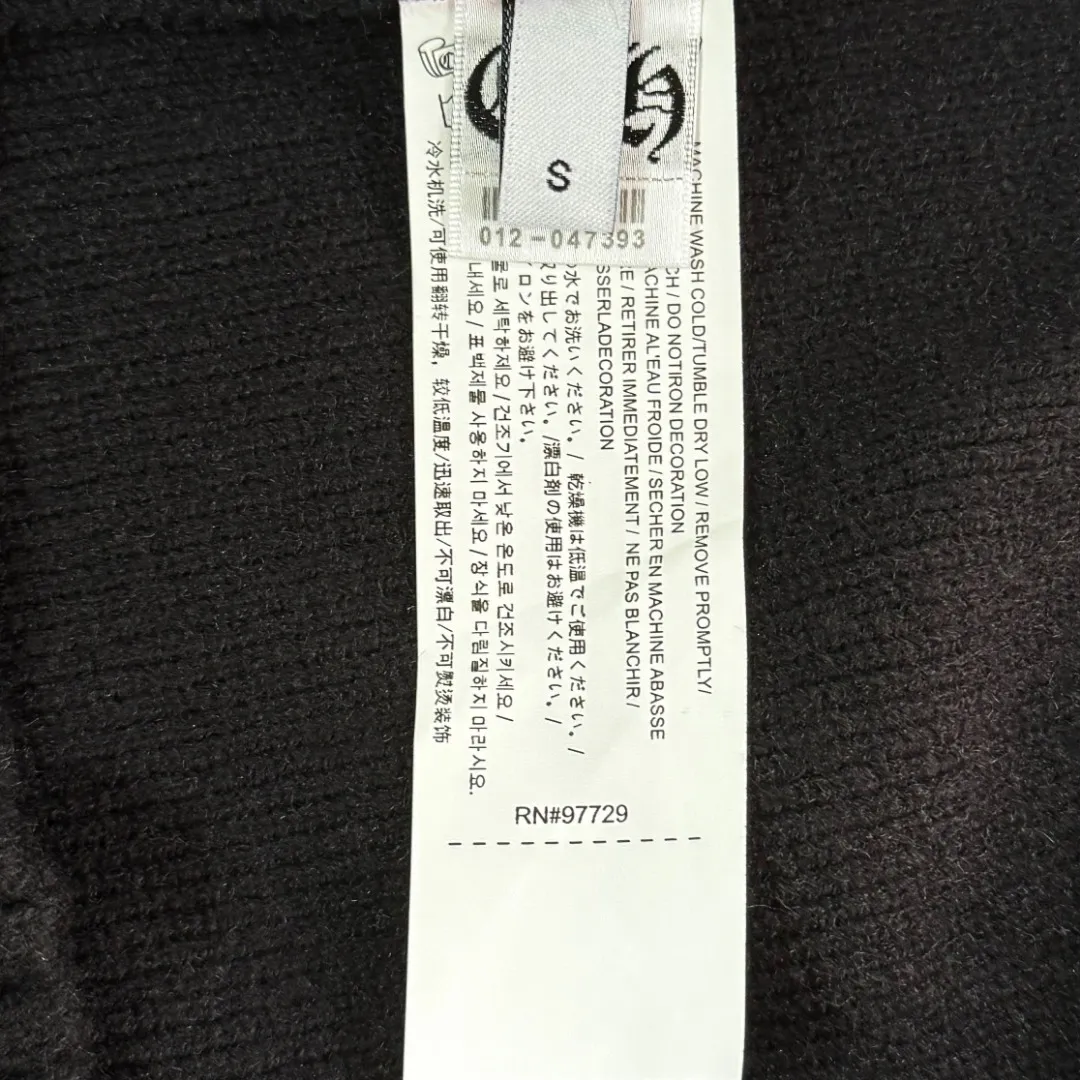 P290 Chrome Hearts 26 high-version wool knitted round-neck sweaters. High-end custom-made 500g sweater fabric. No deformation, no shrinkage, complete with three labels, same style for men and women. Process: The wool is knitted by a 7-needle imported machine. Color: 3 colors. SIZE: XS-L
